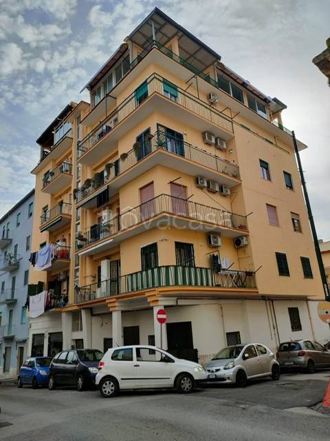 appartamento in vendita a Napoli in zona Bagnoli