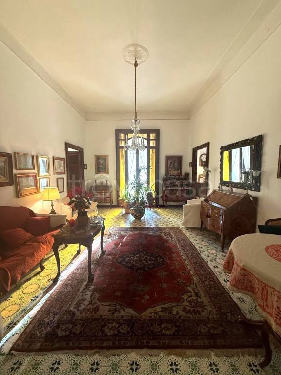 appartamento in vendita a Napoli in zona San Ferdinando