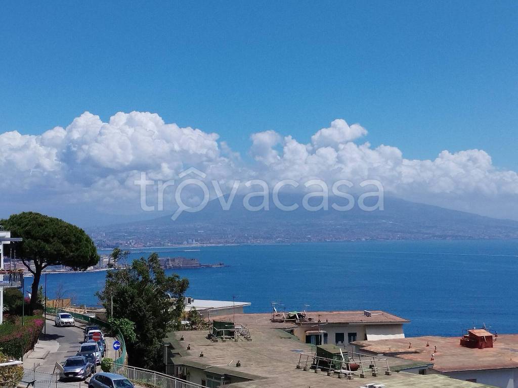 appartamento in vendita a Napoli in zona Posillipo