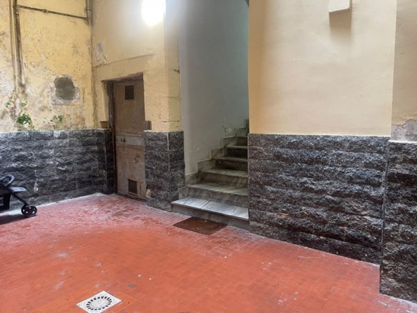 locale di sgombero in vendita a Napoli in zona San Lorenzo