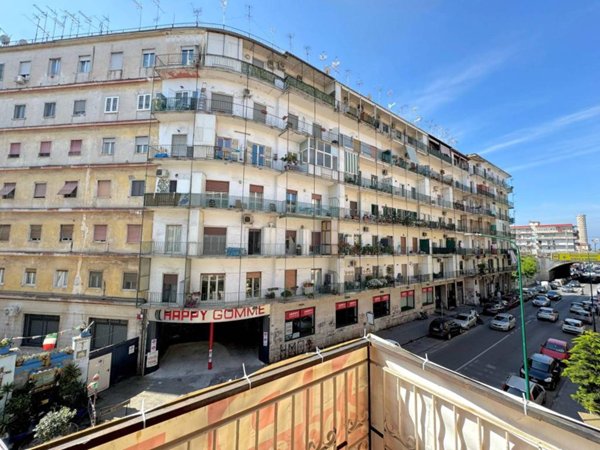 appartamento in vendita a Napoli in zona Bagnoli