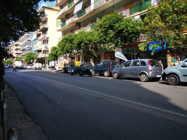 negozio in vendita a Napoli in zona Soccavo