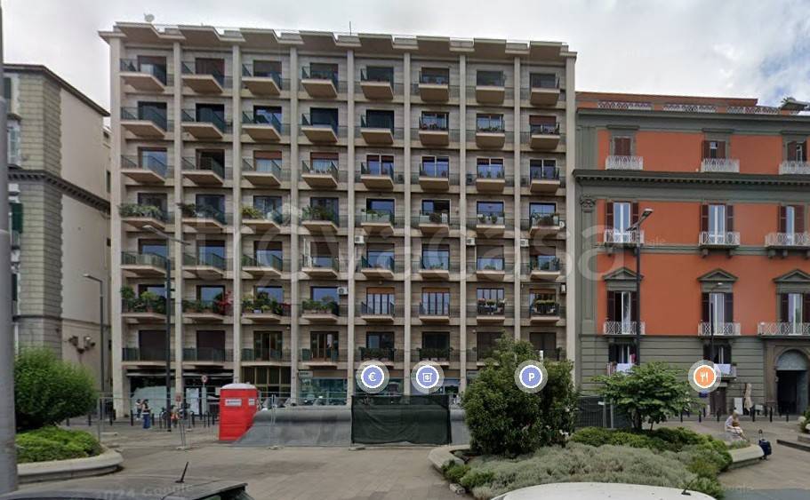 appartamento in vendita a Napoli in zona Chiaia