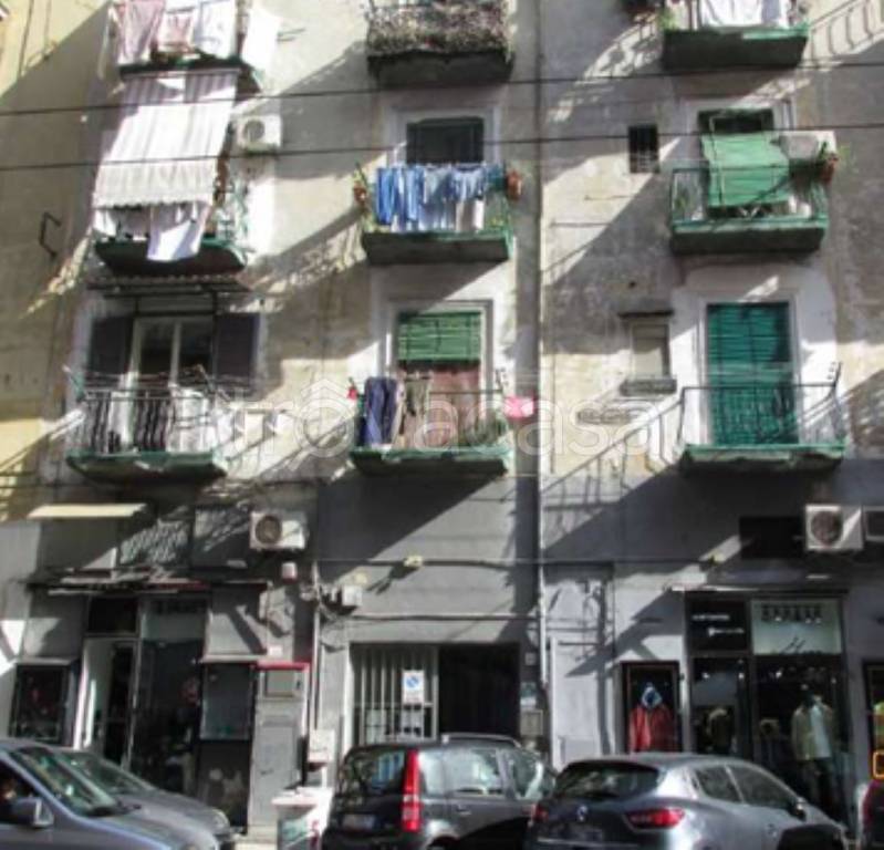 appartamento in vendita a Napoli in zona San Carlo all'Arena