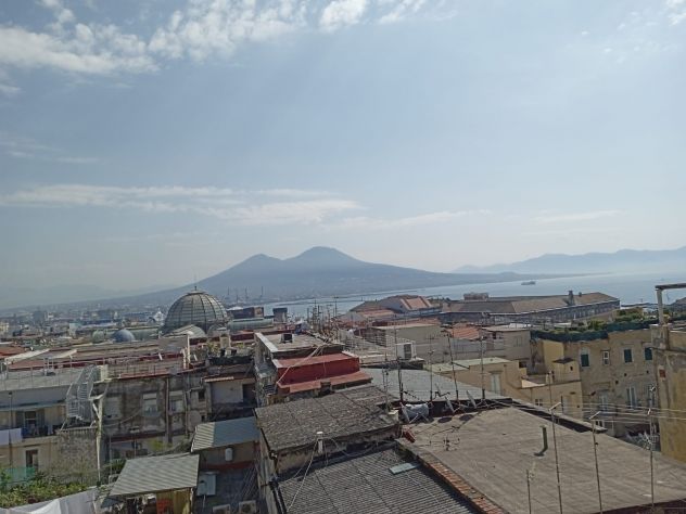appartamento in vendita a Napoli in zona San Ferdinando