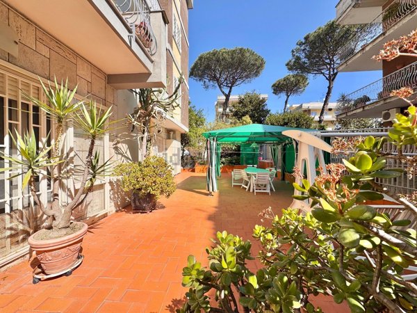 appartamento in vendita a Napoli in zona Capodimonte / Colli Aminei
