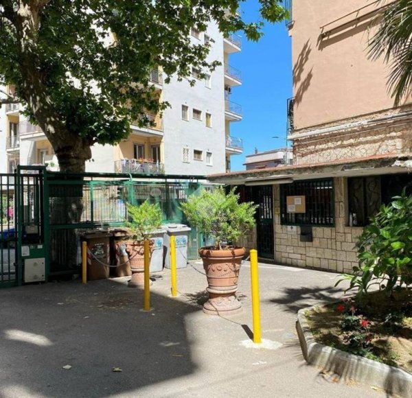appartamento in vendita a Napoli in zona Arenella