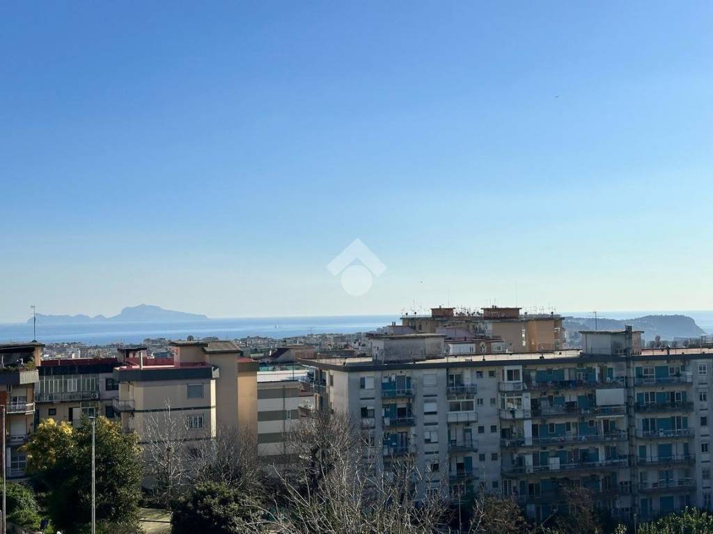 appartamento in vendita a Napoli in zona Arenella