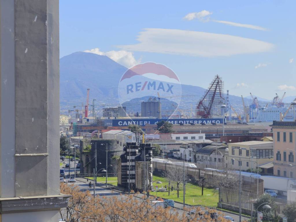 appartamento in vendita a Napoli in zona Pendino / San Giuseppe