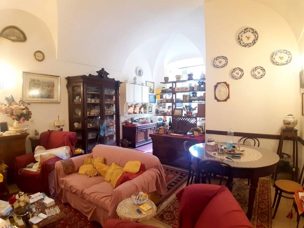 appartamento in vendita a Napoli in zona San Ferdinando