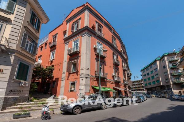 appartamento in vendita a Napoli in zona Chiaia