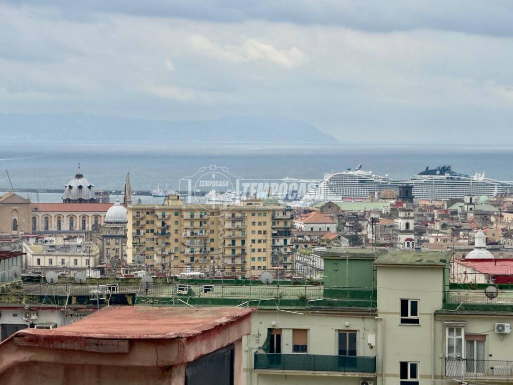 appartamento in vendita a Napoli in zona Stella