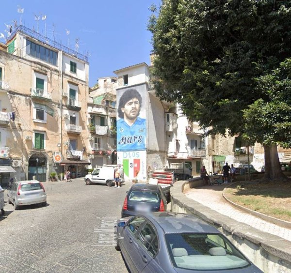 appartamento in vendita a Napoli in zona Stella