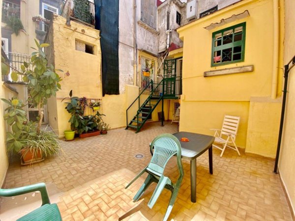 appartamento in vendita a Napoli in zona Stella