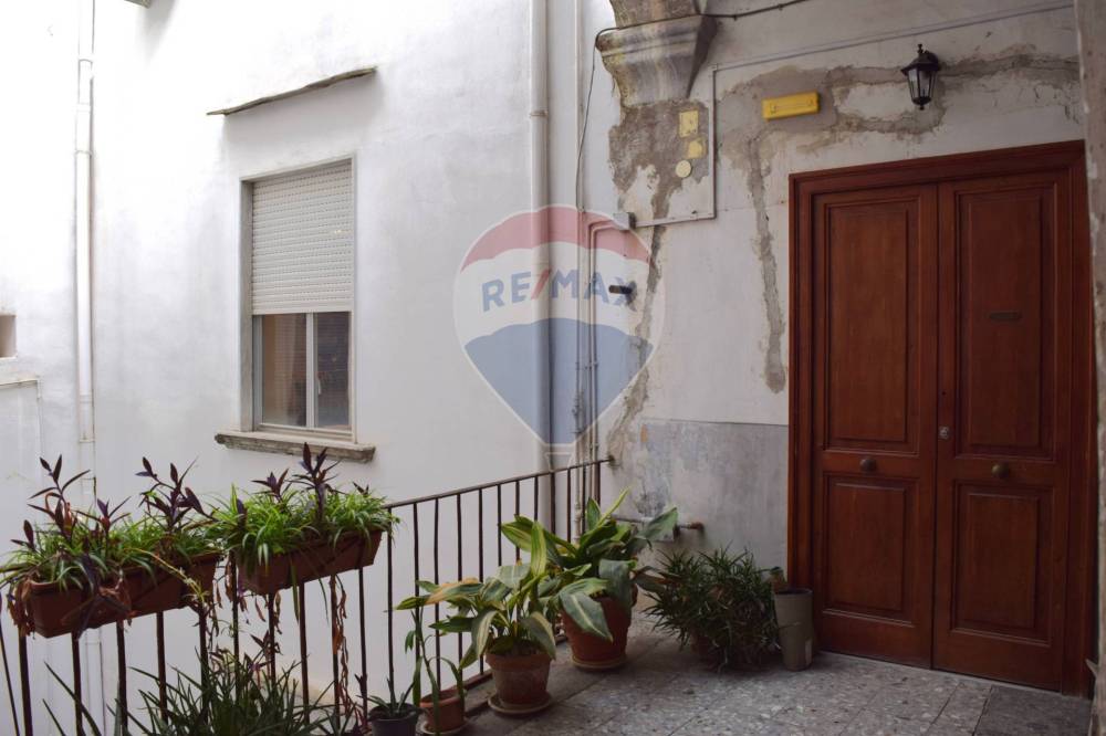 appartamento in vendita a Napoli in zona Avvocata