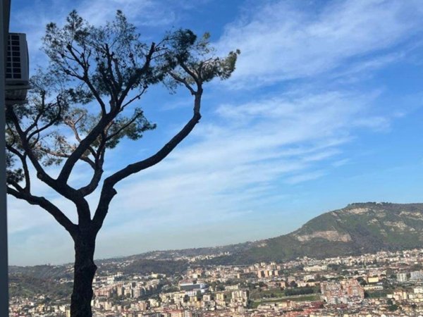 appartamento in vendita a Napoli in zona Posillipo