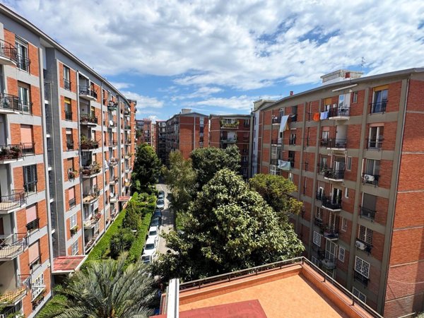 appartamento in vendita a Napoli in zona Arenella