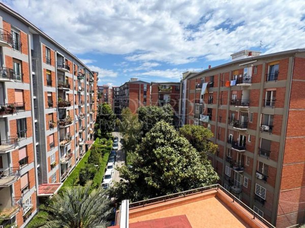 appartamento in vendita a Napoli in zona Arenella