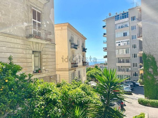 appartamento in vendita a Napoli in zona Chiaia