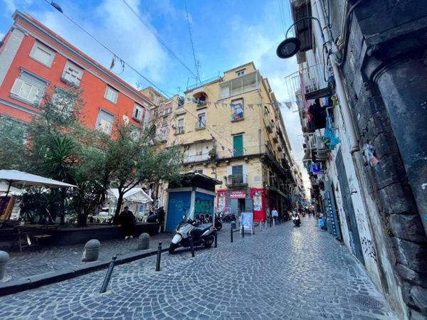 appartamento in vendita a Napoli in zona San Lorenzo