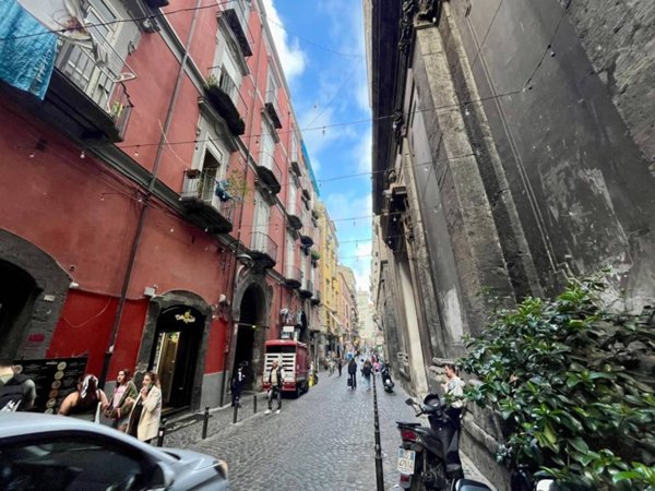 appartamento in vendita a Napoli in zona San Lorenzo