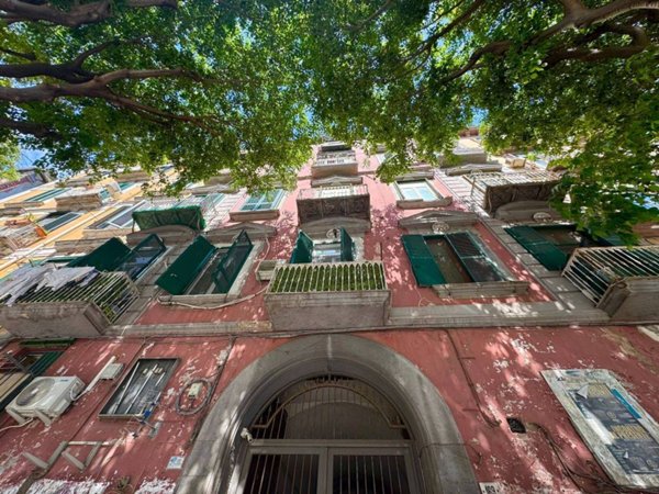 appartamento in vendita a Napoli in zona Stella
