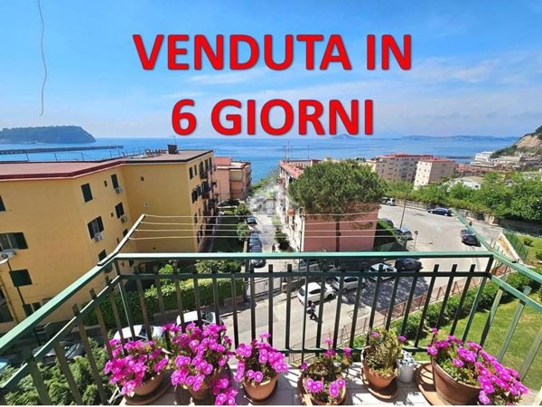 appartamento in vendita a Napoli in zona Bagnoli