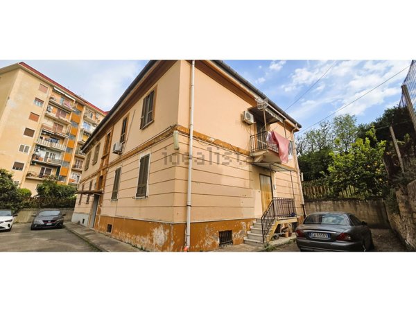 appartamento in vendita a Napoli in zona Fuorigrotta
