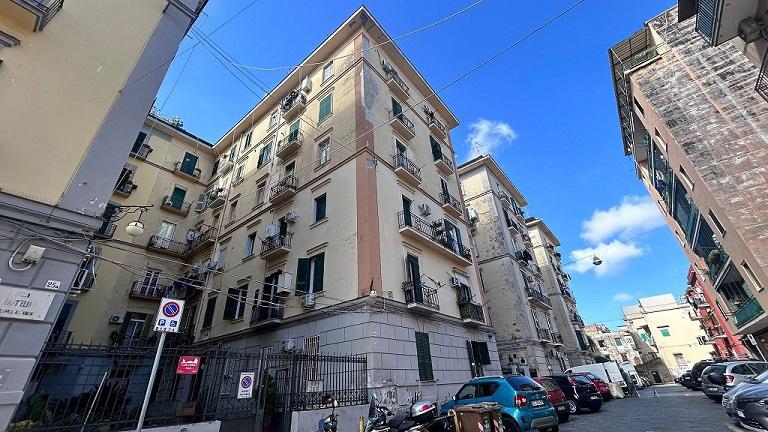 appartamento in vendita a Napoli in zona Stella