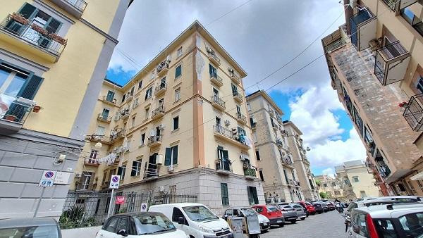 appartamento in vendita a Napoli in zona Stella