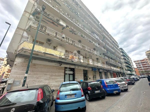 appartamento in vendita a Napoli in zona Arenella