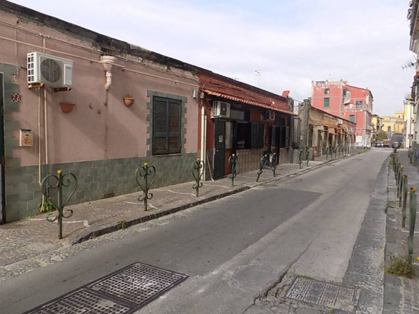 appartamento in vendita a Napoli in zona Barra
