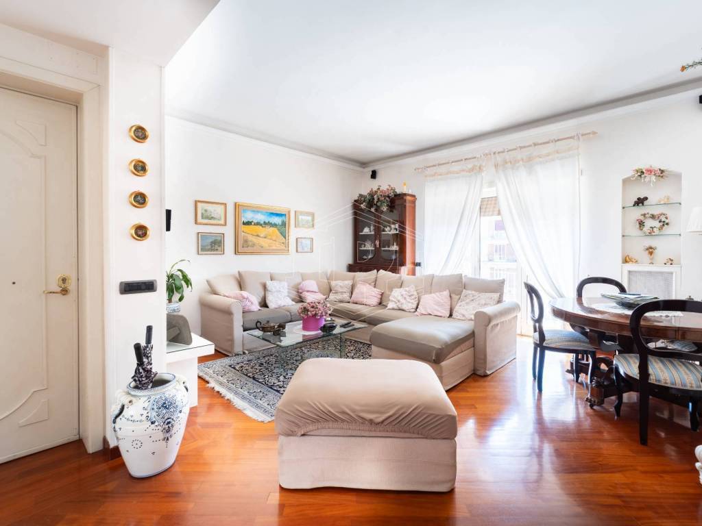 appartamento in vendita a Napoli in zona Bagnoli