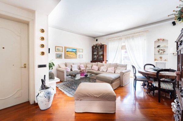 appartamento in vendita a Napoli in zona Bagnoli