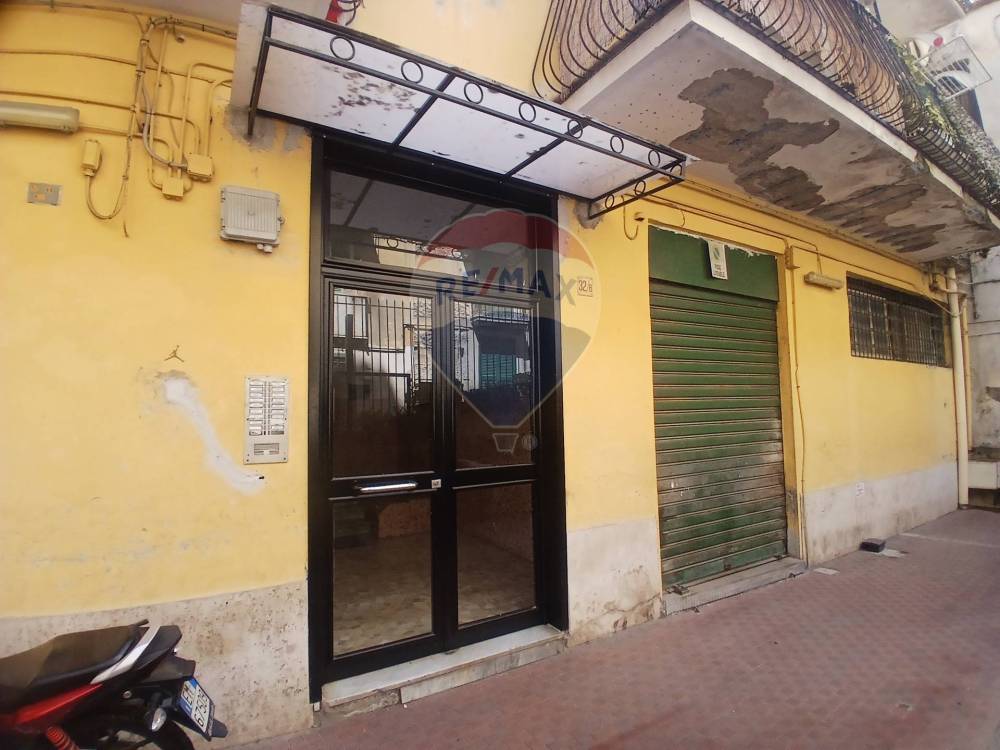 appartamento in vendita a Napoli in zona Avvocata
