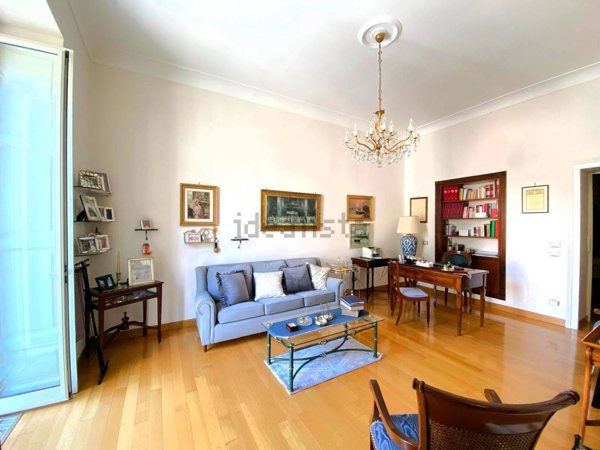 appartamento in vendita a Napoli in zona Pendino / San Giuseppe