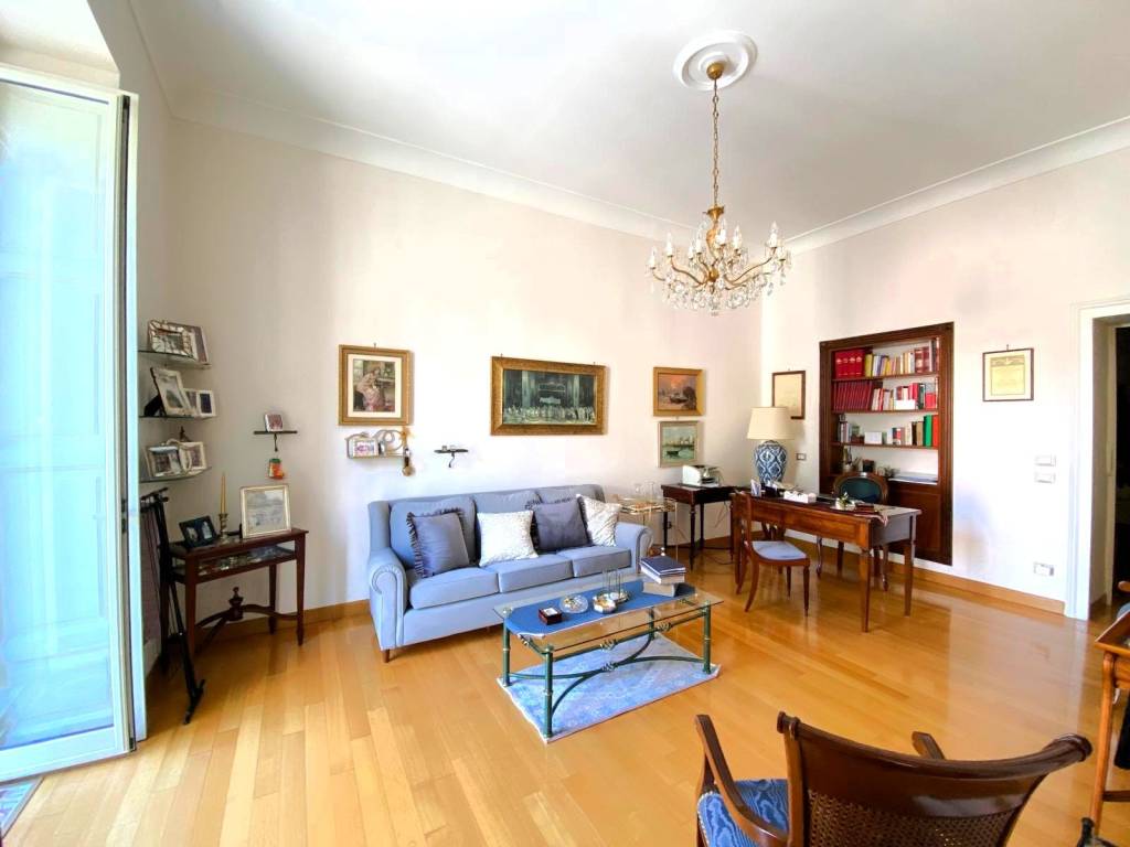 appartamento in vendita a Napoli in zona Pendino / San Giuseppe