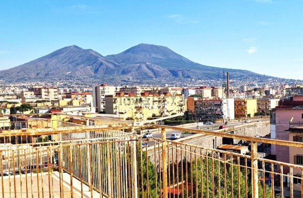 appartamento in vendita a Napoli in zona Barra