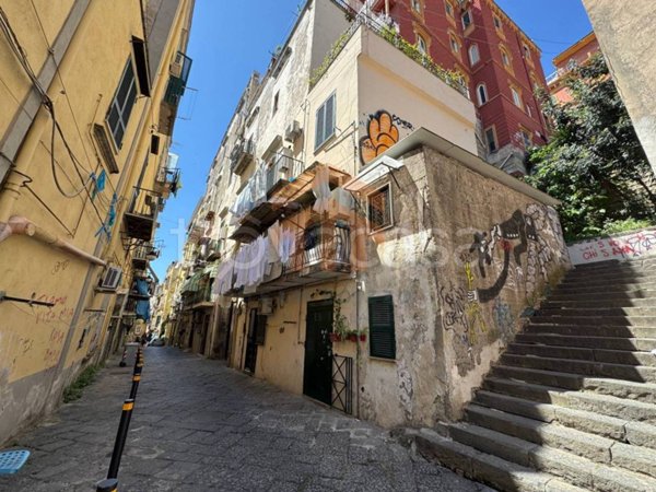 appartamento in vendita a Napoli in zona Mercato