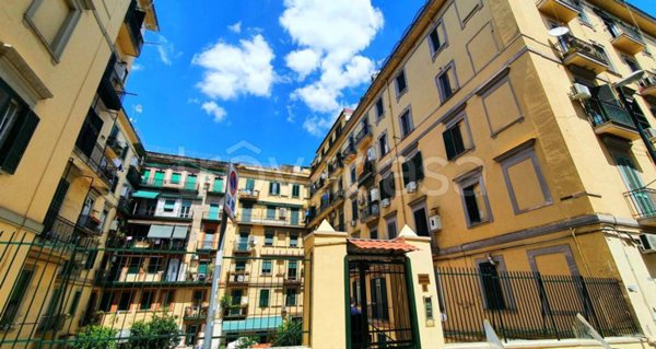 appartamento in vendita a Napoli in zona Stella