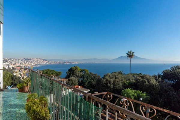 appartamento in vendita a Napoli in zona Posillipo