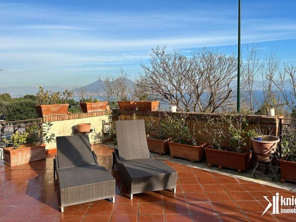 appartamento in vendita a Napoli in zona Posillipo