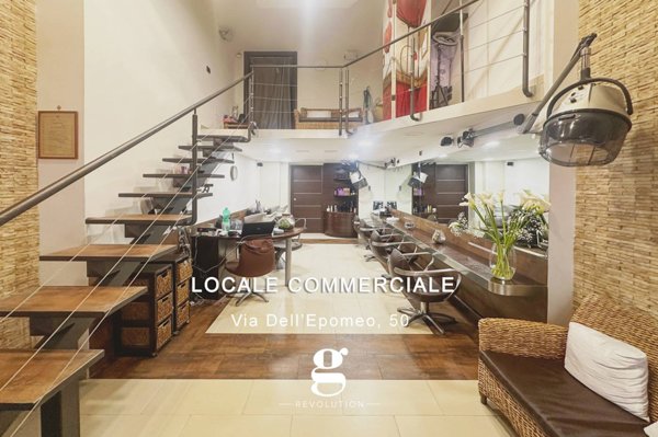 locale commerciale in vendita a Napoli in zona Soccavo