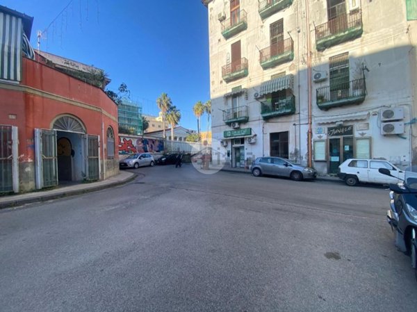 ufficio in vendita a Napoli in zona Bagnoli