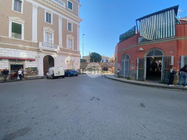 ufficio in vendita a Napoli in zona Bagnoli
