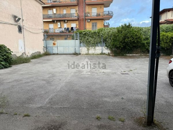 capannone in vendita a Napoli in zona Barra
