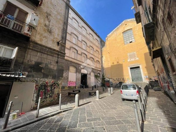 appartamento in vendita a Napoli in zona San Lorenzo