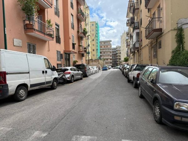 appartamento in vendita a Napoli in zona Arenella