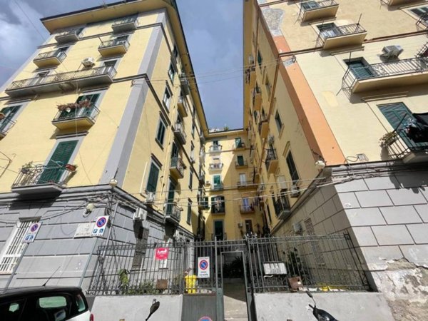 appartamento in vendita a Napoli in zona Stella