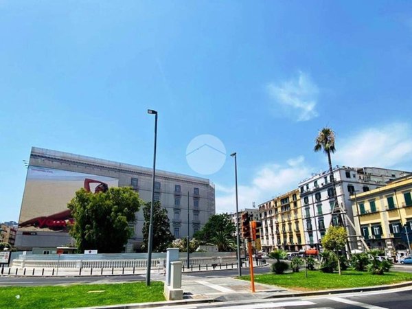 appartamento in vendita a Napoli in zona Chiaia